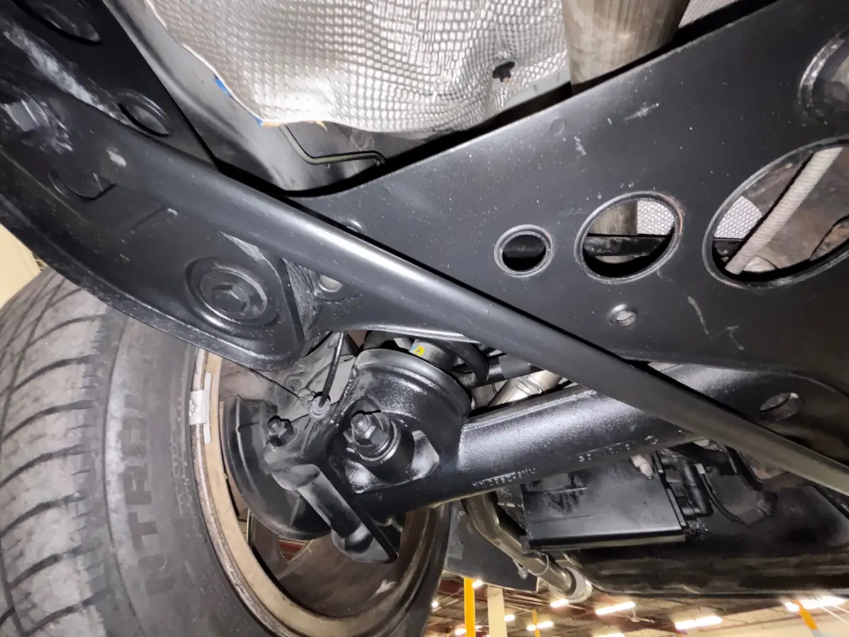 Vehicle photo 32