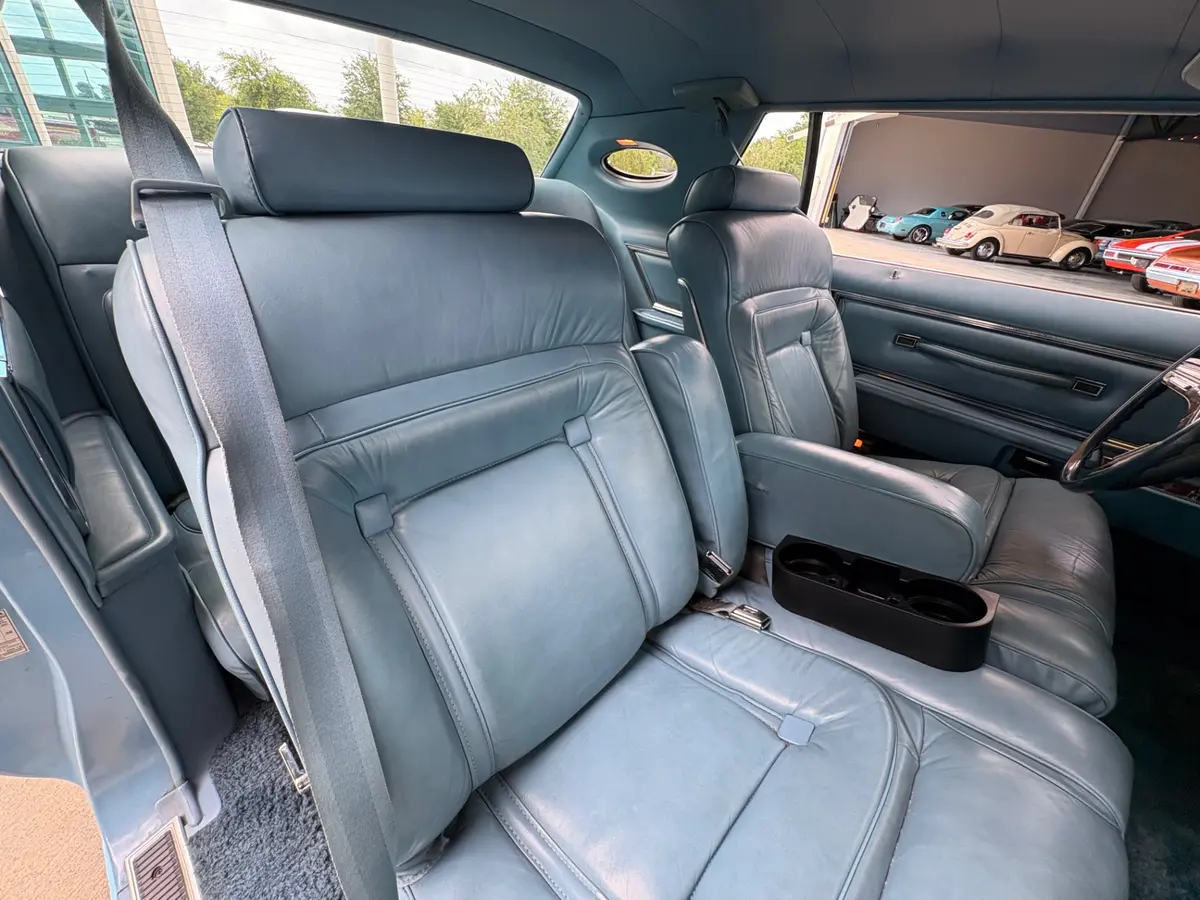 Vehicle photo 41