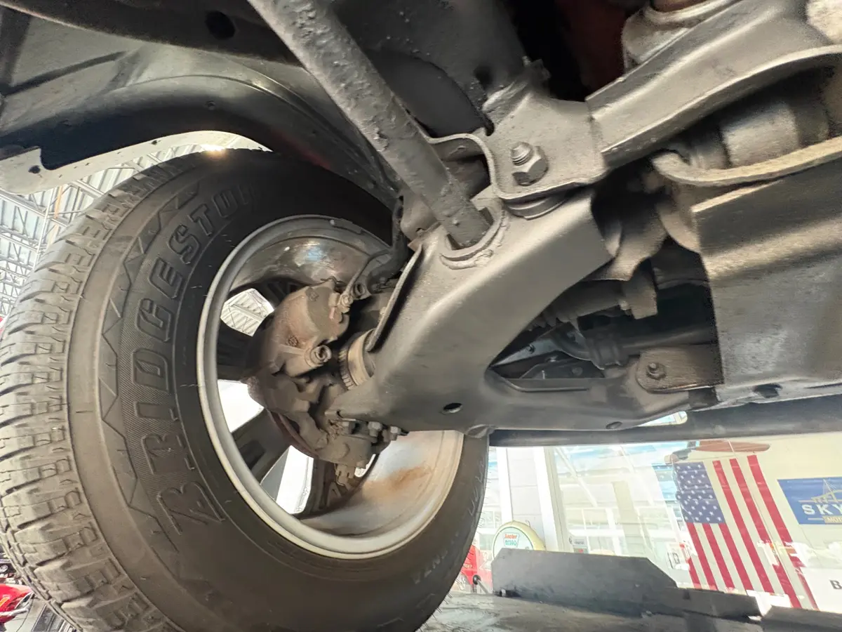 Vehicle photo 49