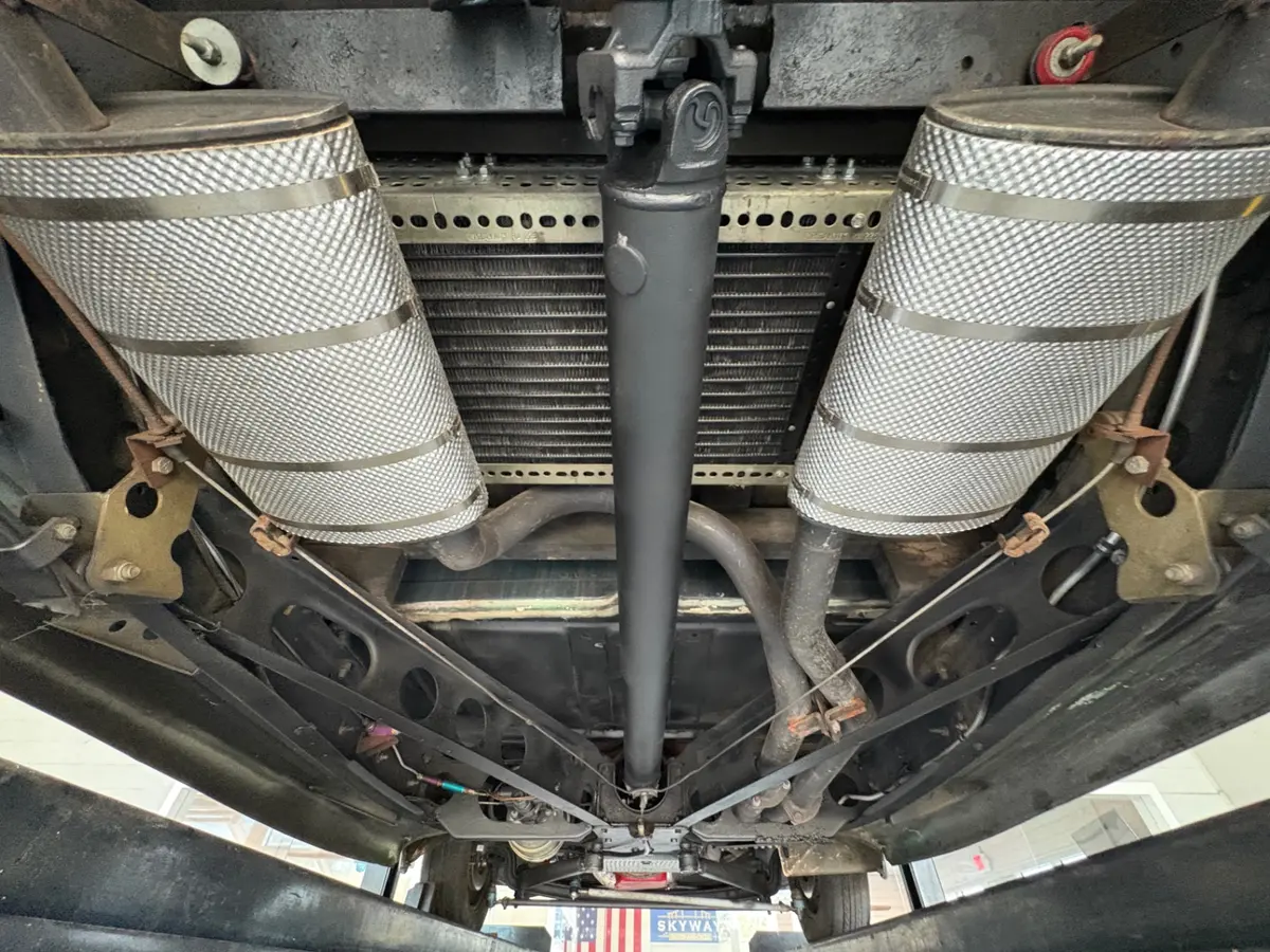 Vehicle photo 43