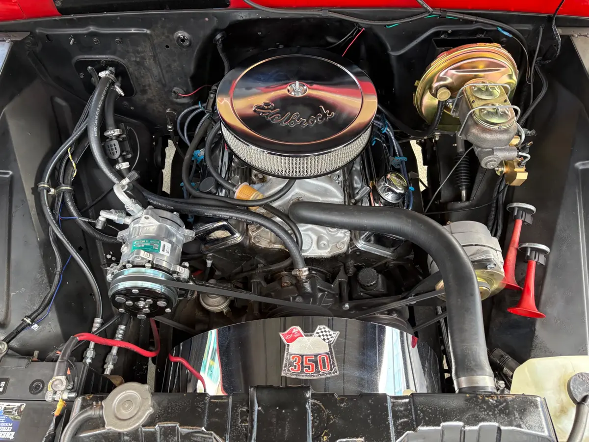 Vehicle photo 28