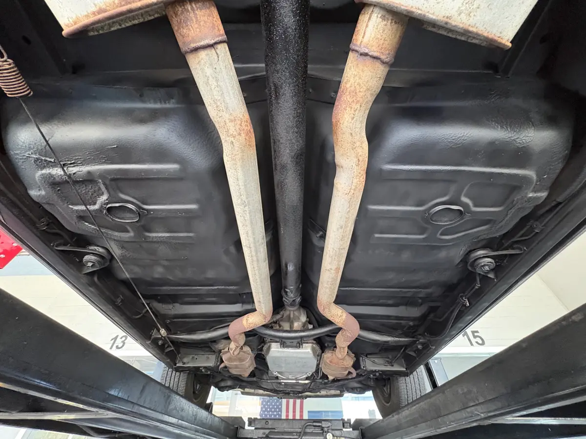 Vehicle photo 57