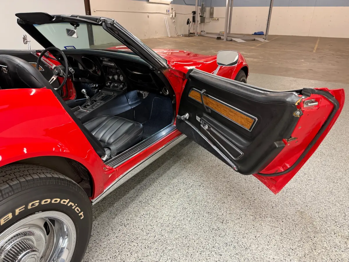 Vehicle photo 48