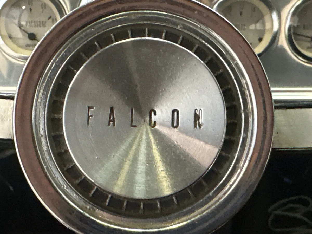Vehicle photo 26