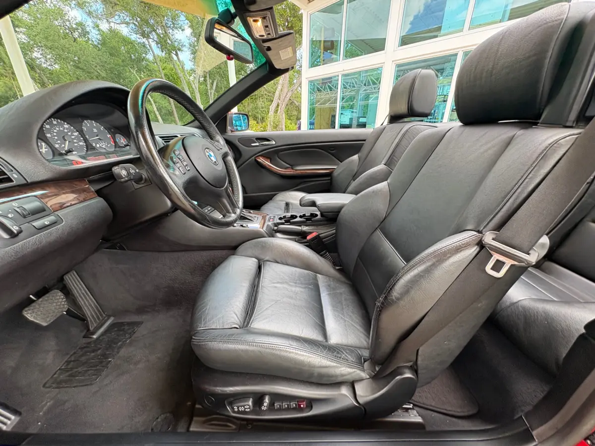 Vehicle photo 34