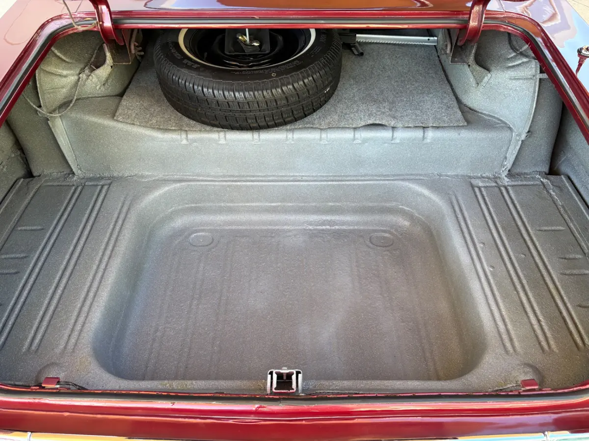 Vehicle photo 9
