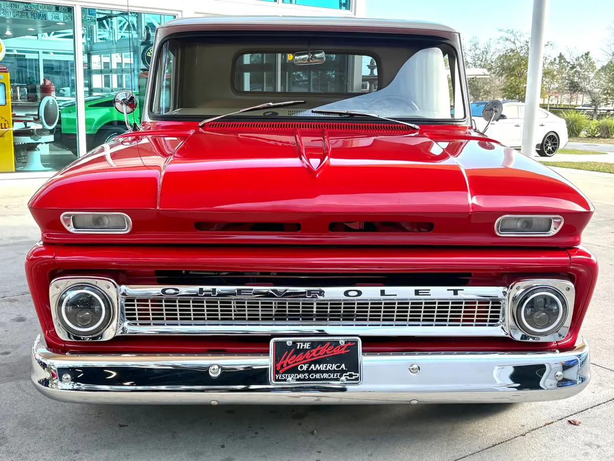 Vehicle photo 2