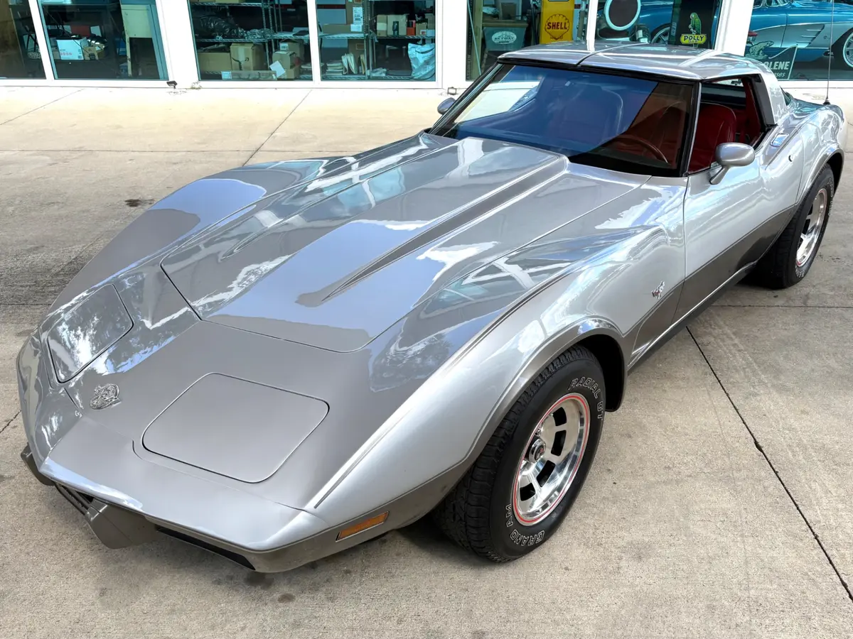 Vehicle photo 20