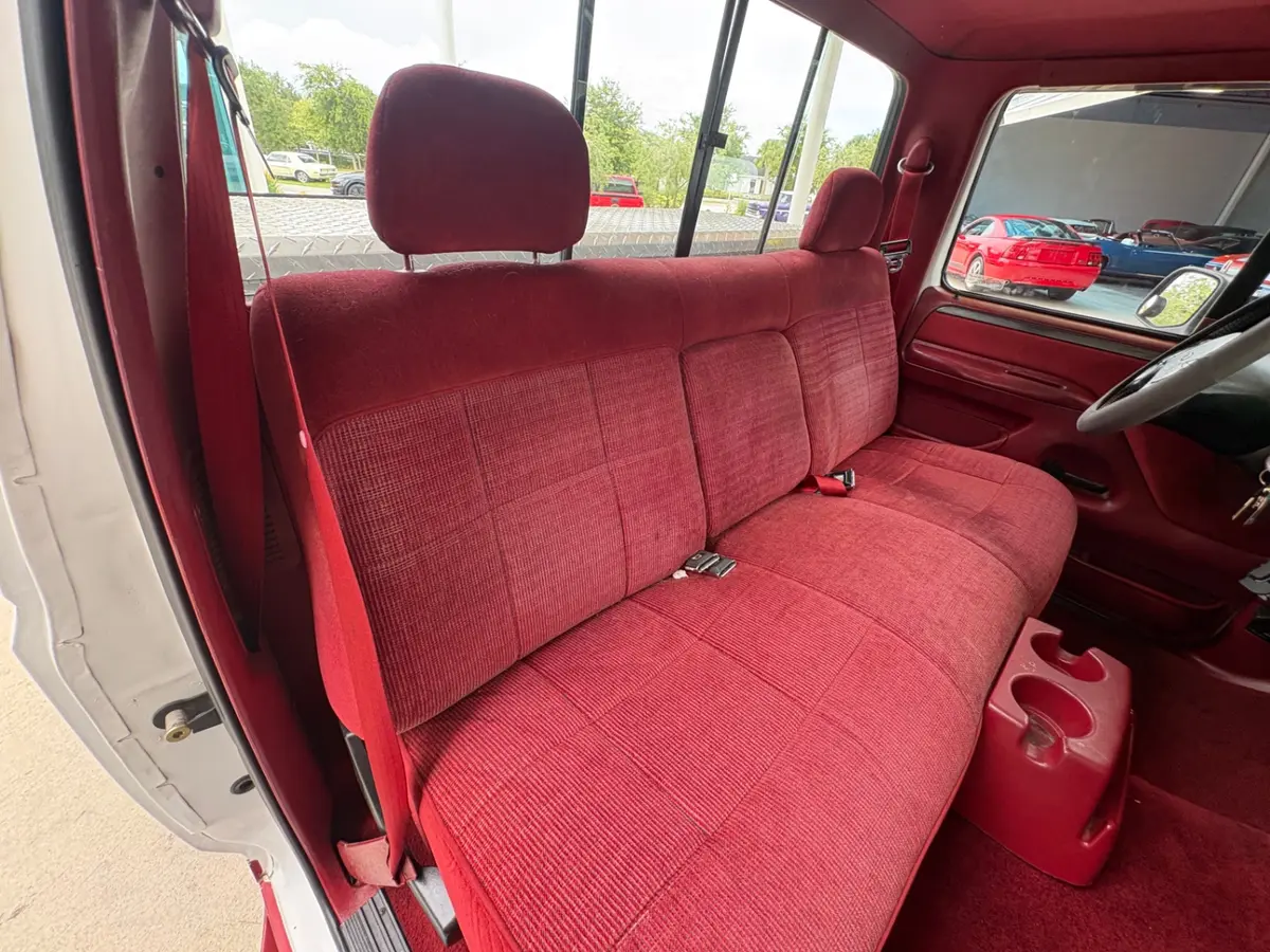 Vehicle photo 39