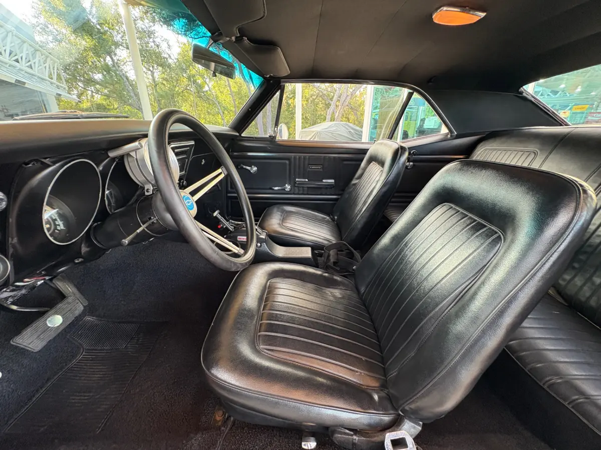 Vehicle photo 34