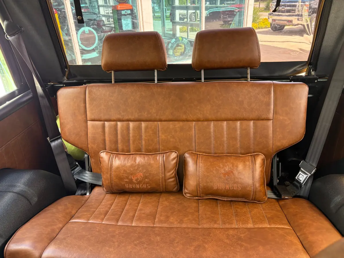Vehicle photo 51