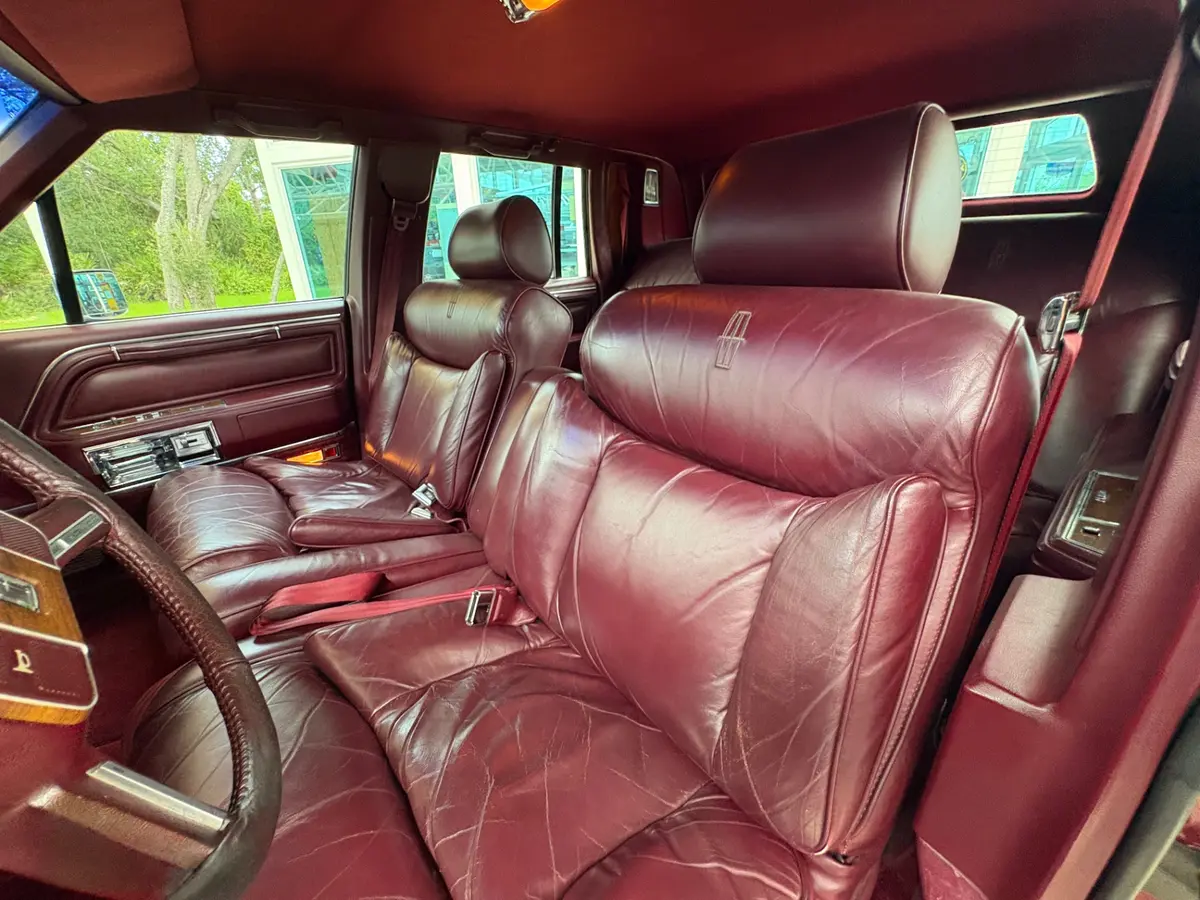 Vehicle photo 36