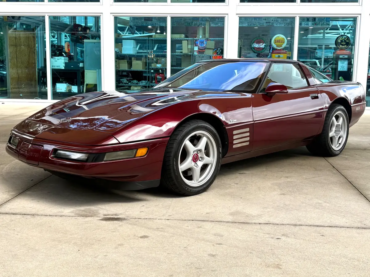 Vehicle photo 11
