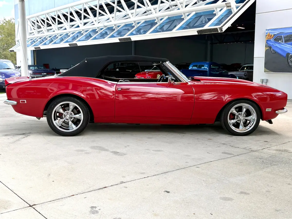 Vehicle photo 21