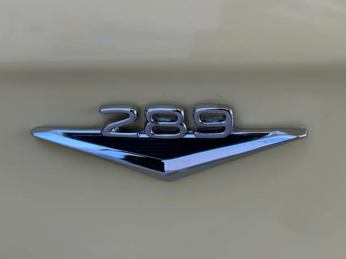 Vehicle photo 18