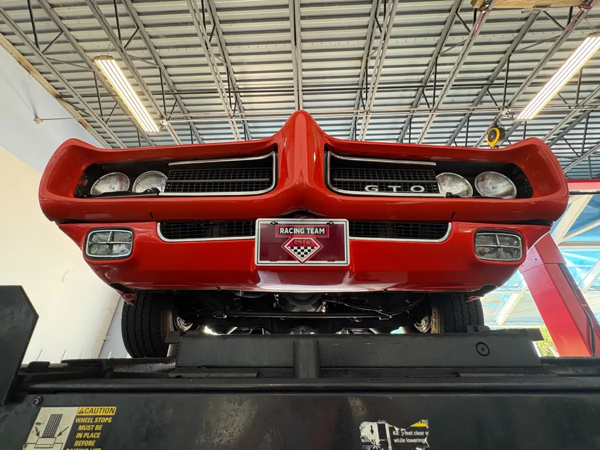 Vehicle photo 59