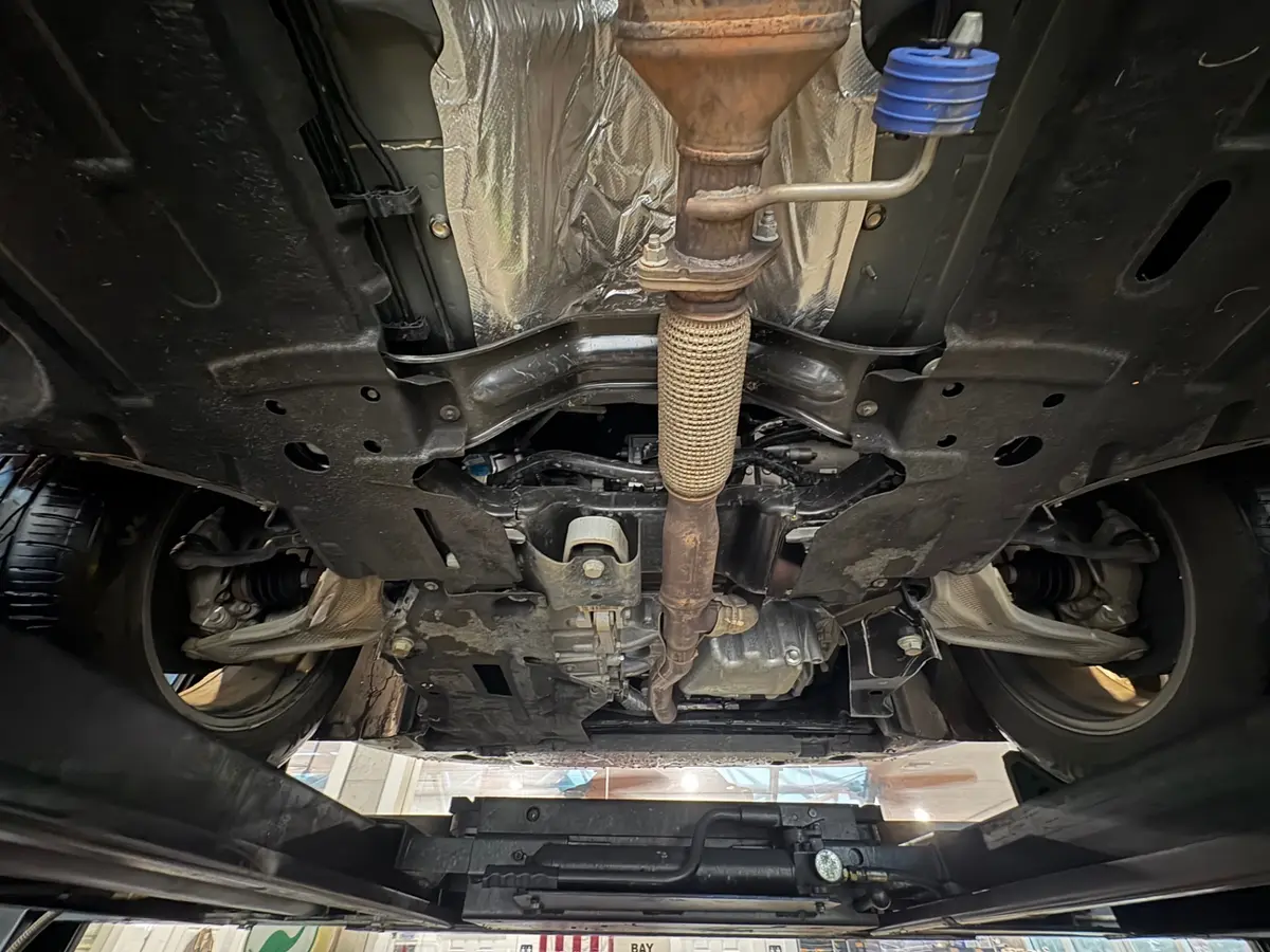 Vehicle photo 54