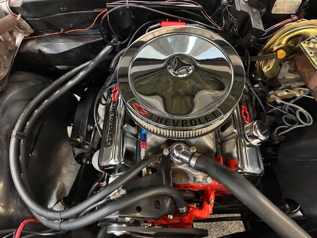 Vehicle photo 18