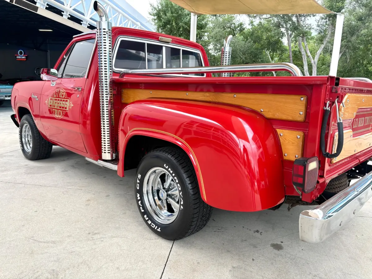 Vehicle photo 15