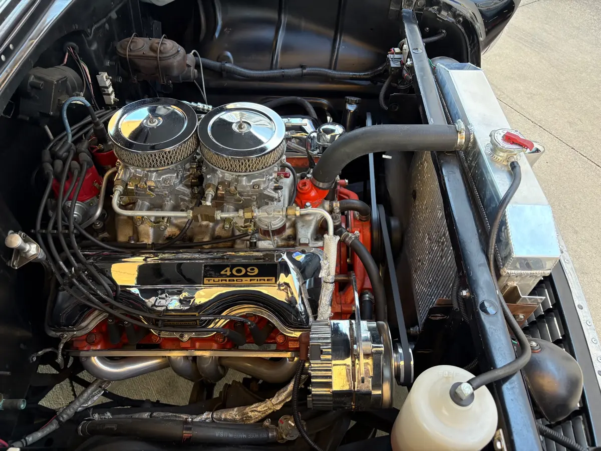 Vehicle photo 25