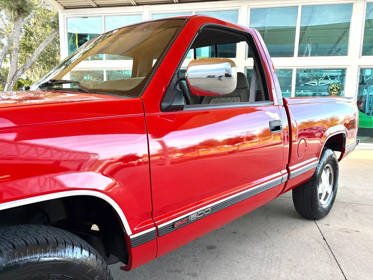Vehicle photo 13