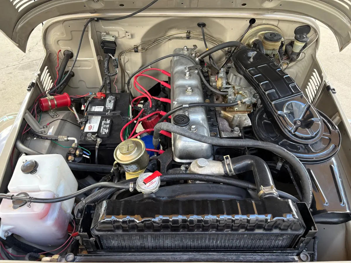 Vehicle photo 27