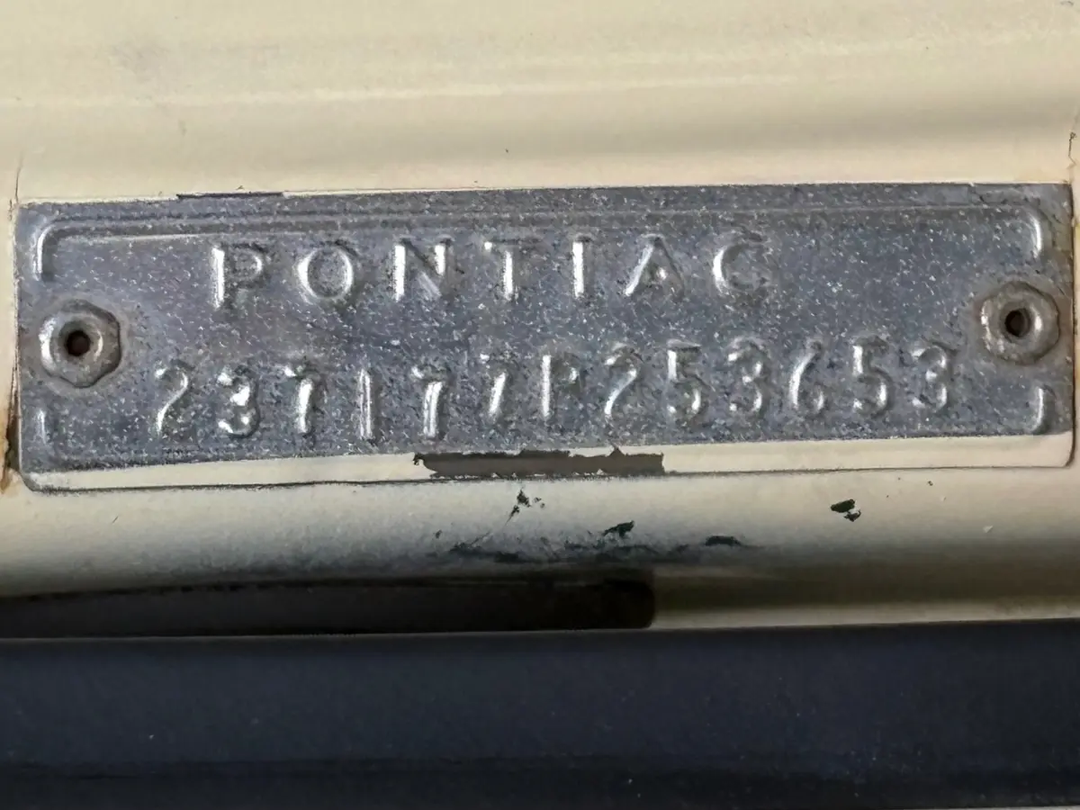 Vehicle photo 27