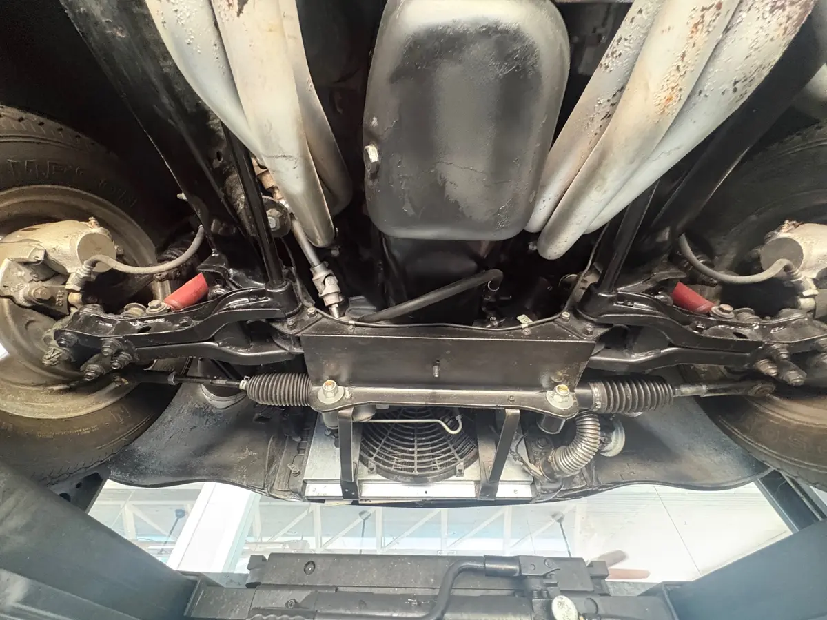 Vehicle photo 49