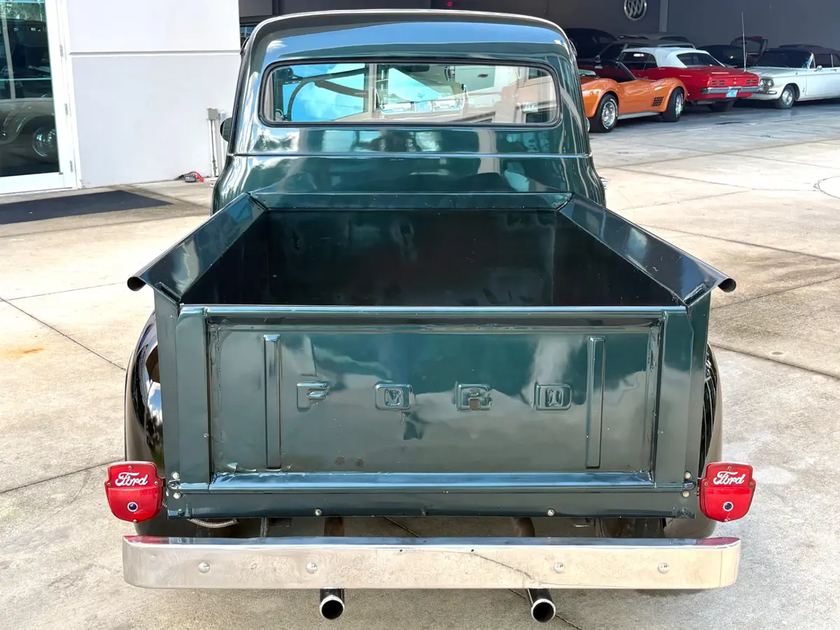 Vehicle photo 8