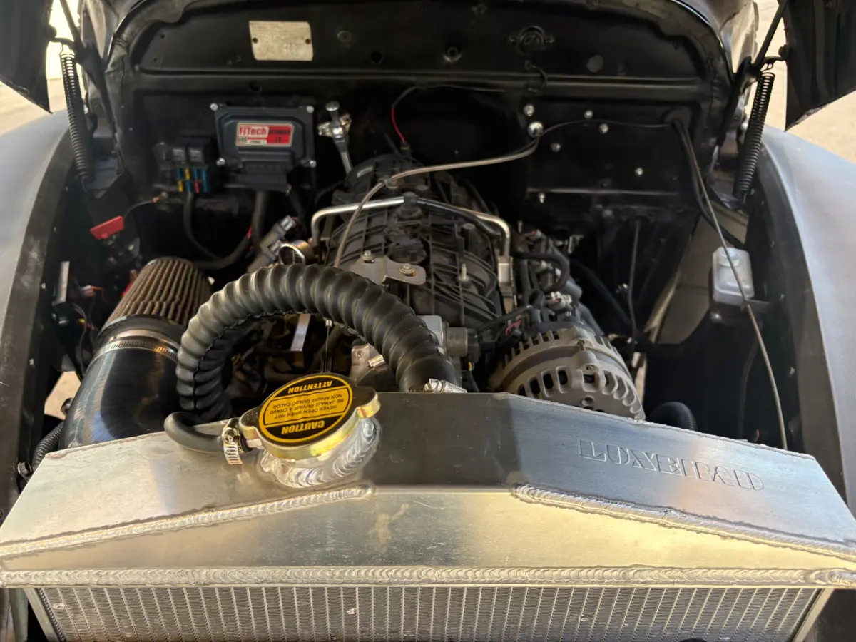 Vehicle photo 26