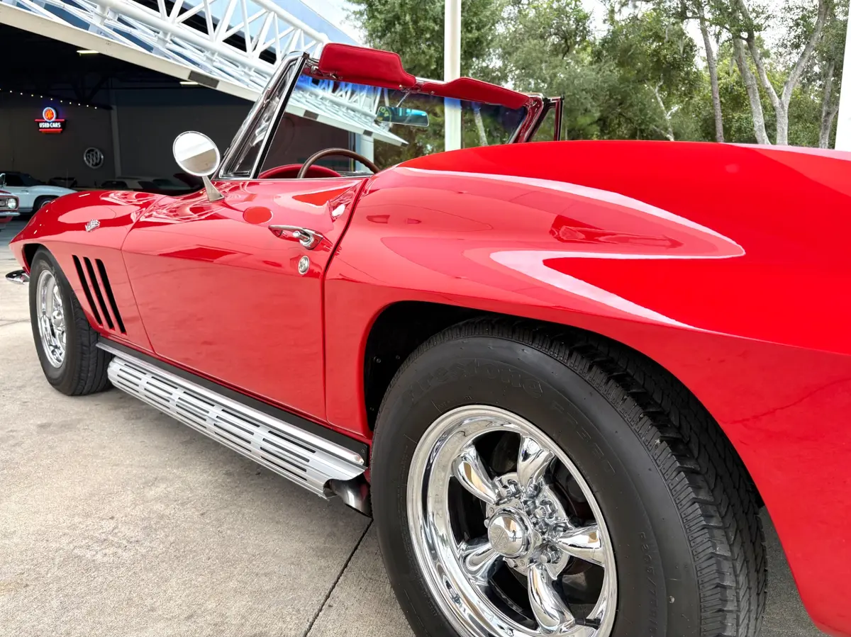 Vehicle photo 15