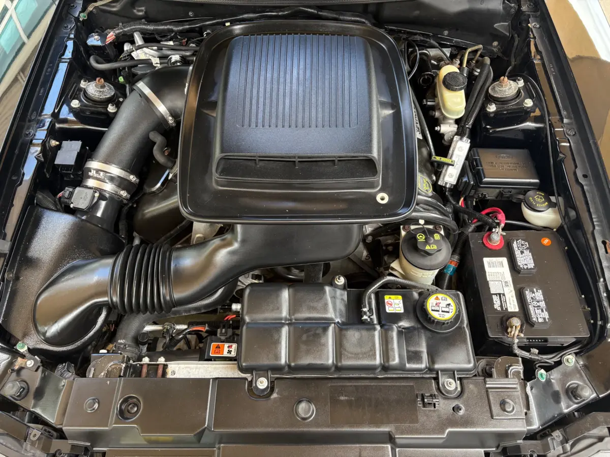 Vehicle photo 27