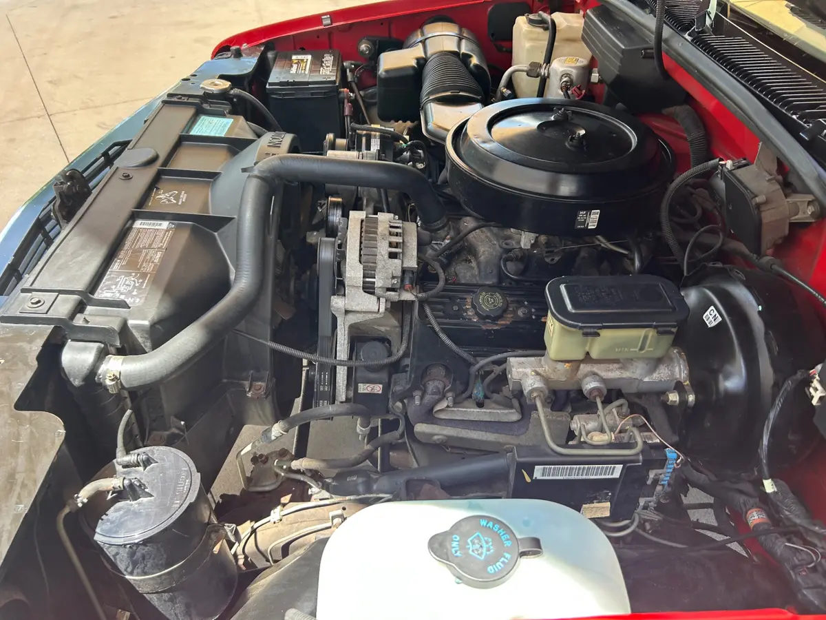 Vehicle photo 28