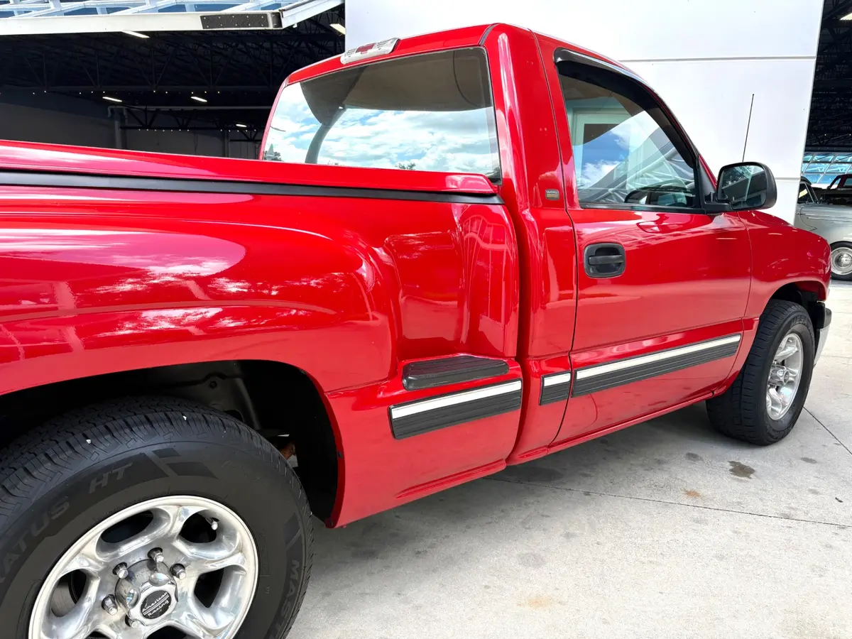 Vehicle photo 16