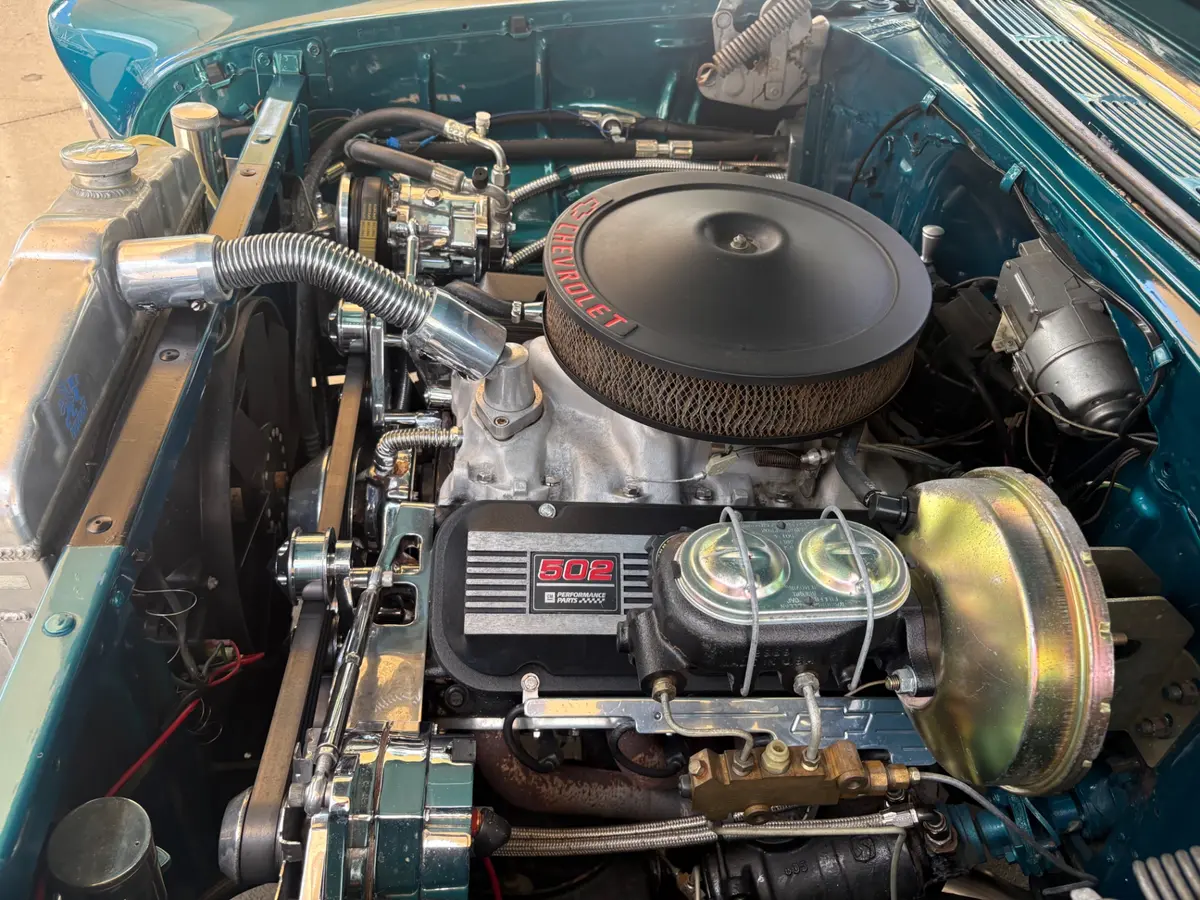 Vehicle photo 30