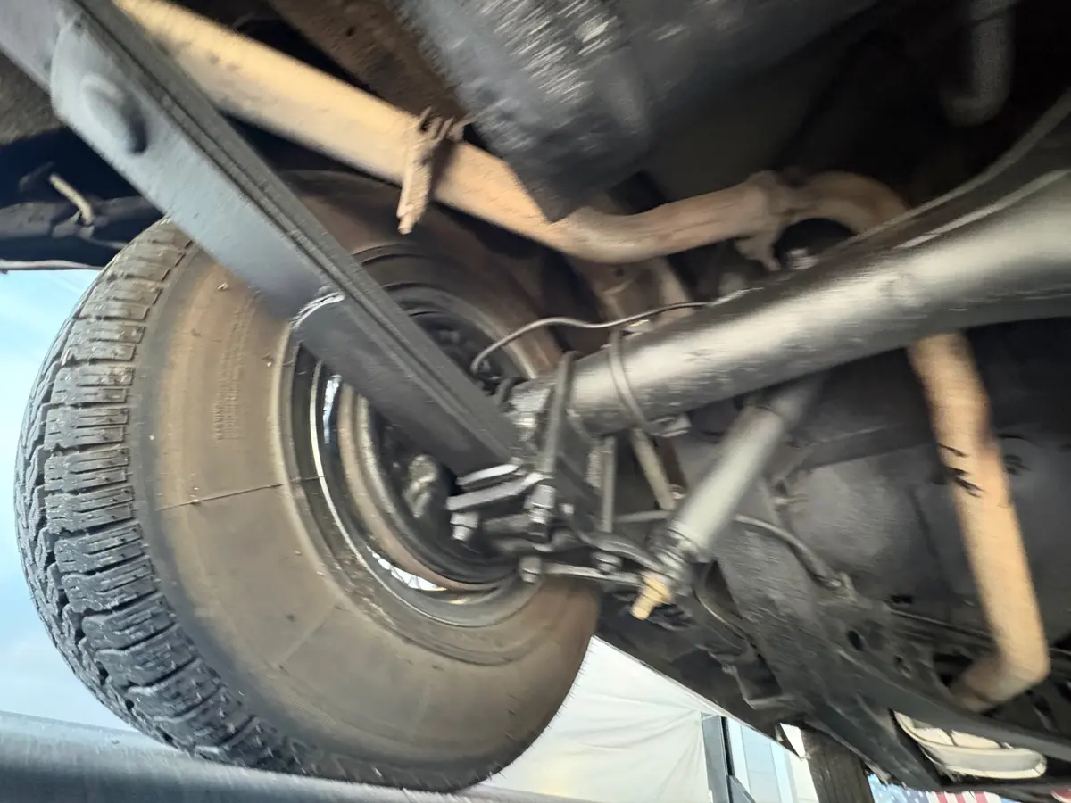 Vehicle photo 50