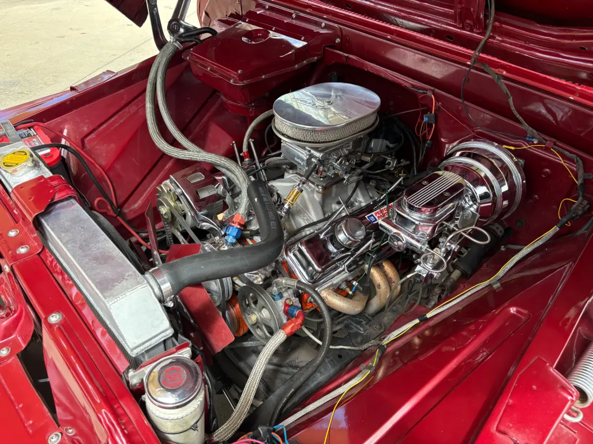 Vehicle photo 28