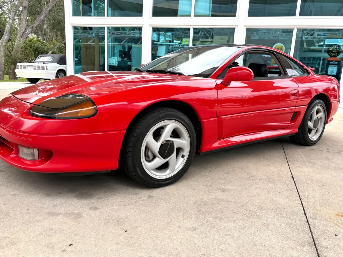 Vehicle photo 12