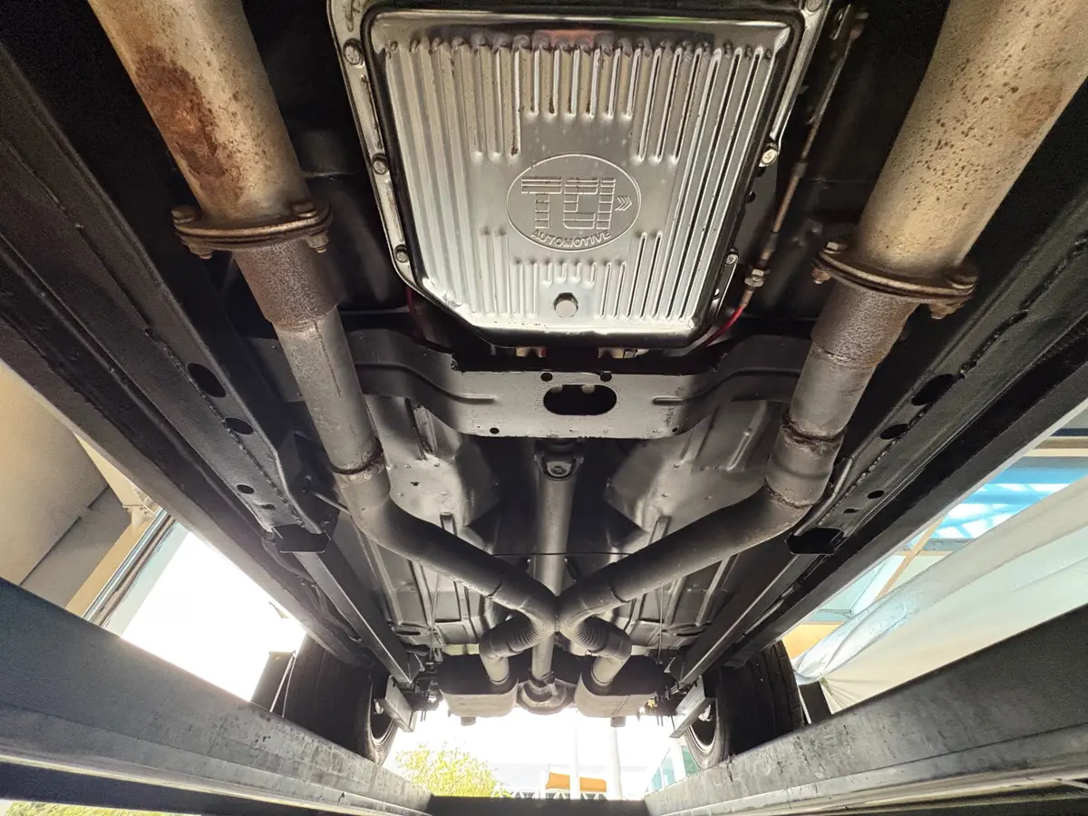 Vehicle photo 54