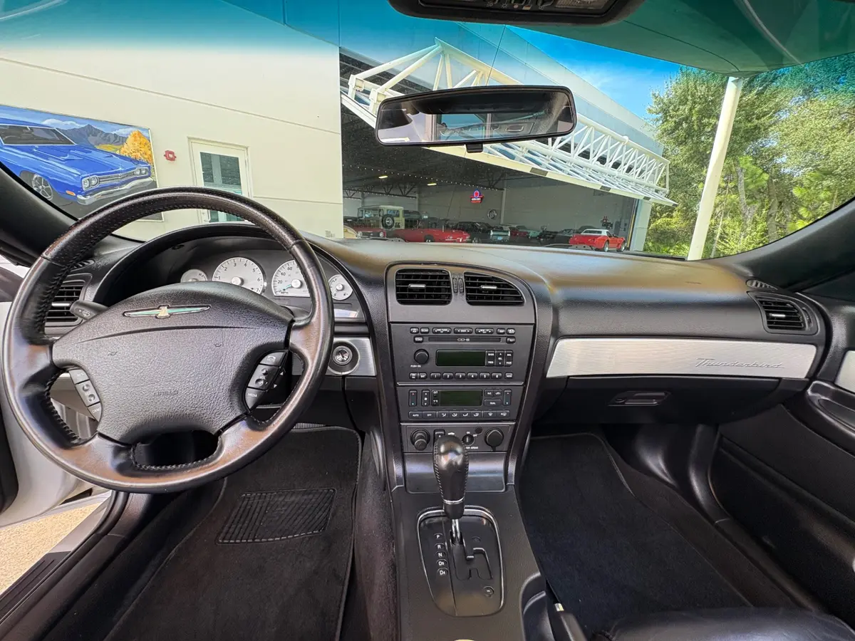 Vehicle photo 41