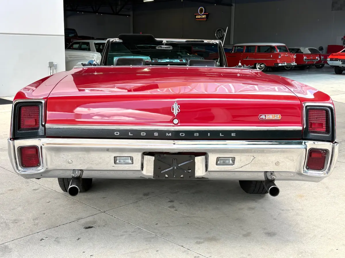 Vehicle photo 7