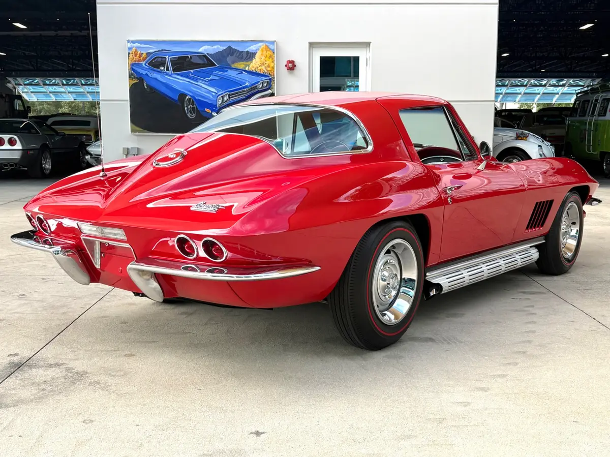 Vehicle photo 7
