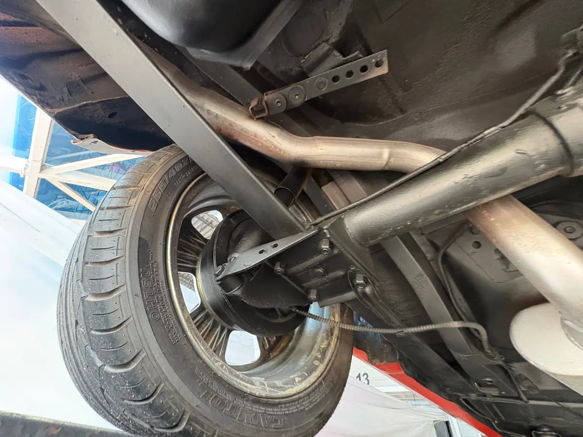 Vehicle photo 46