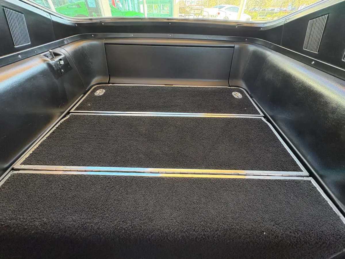 Vehicle photo 35