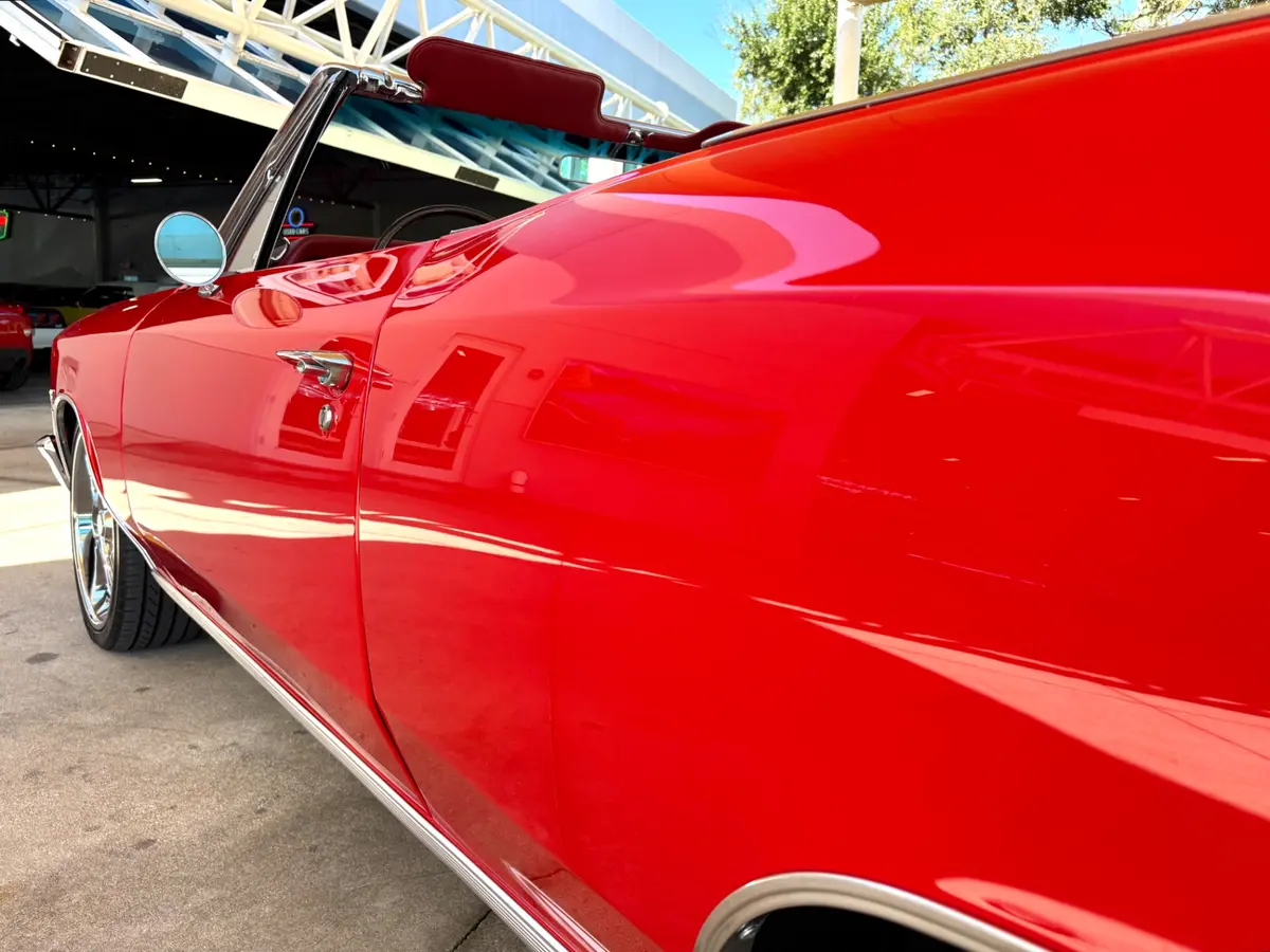 Vehicle photo 13