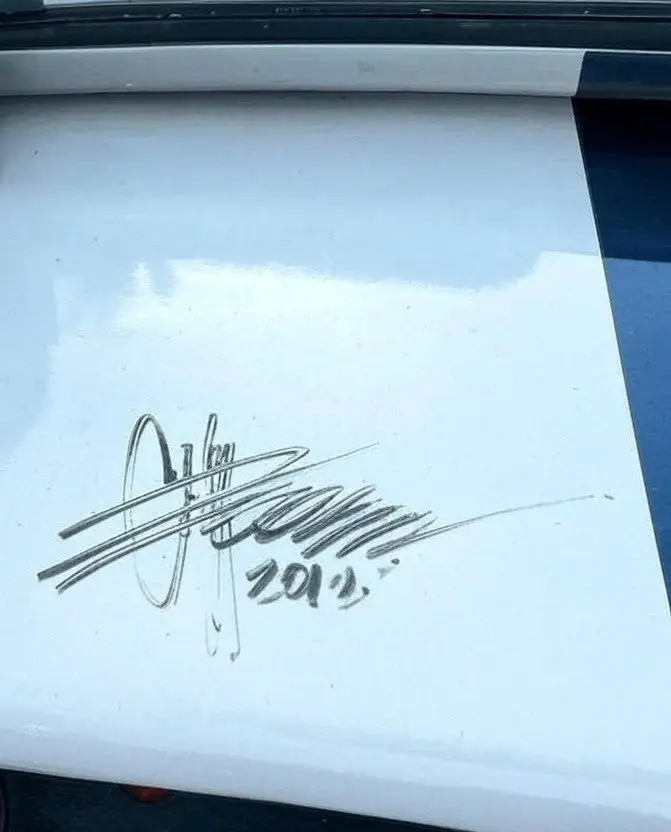 Vehicle photo 22