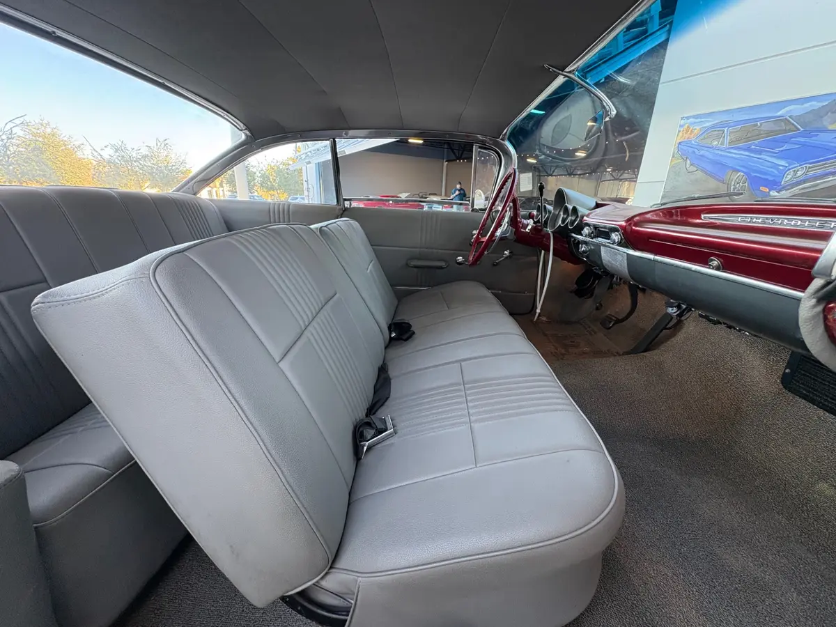 Vehicle photo 37