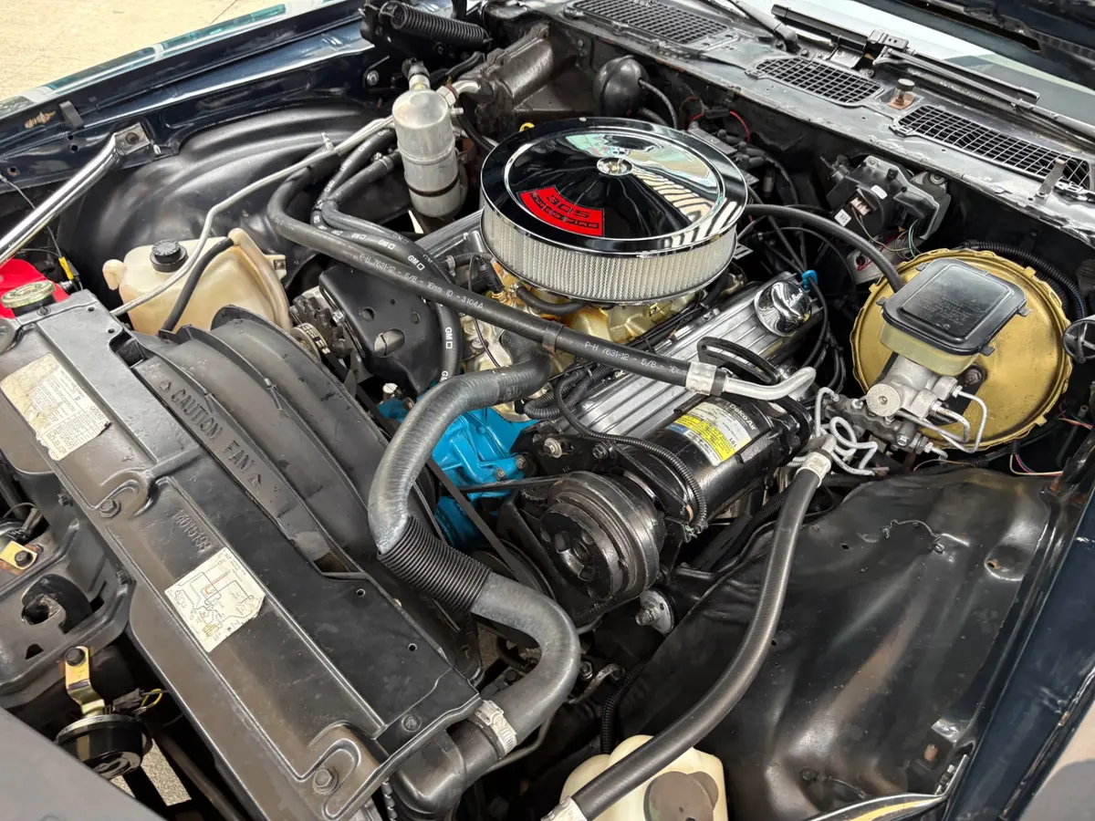 Vehicle photo 30
