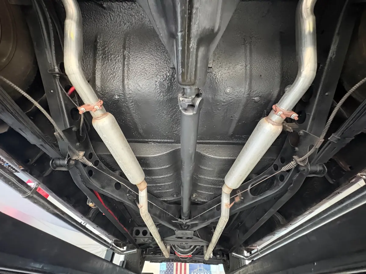 Vehicle photo 50
