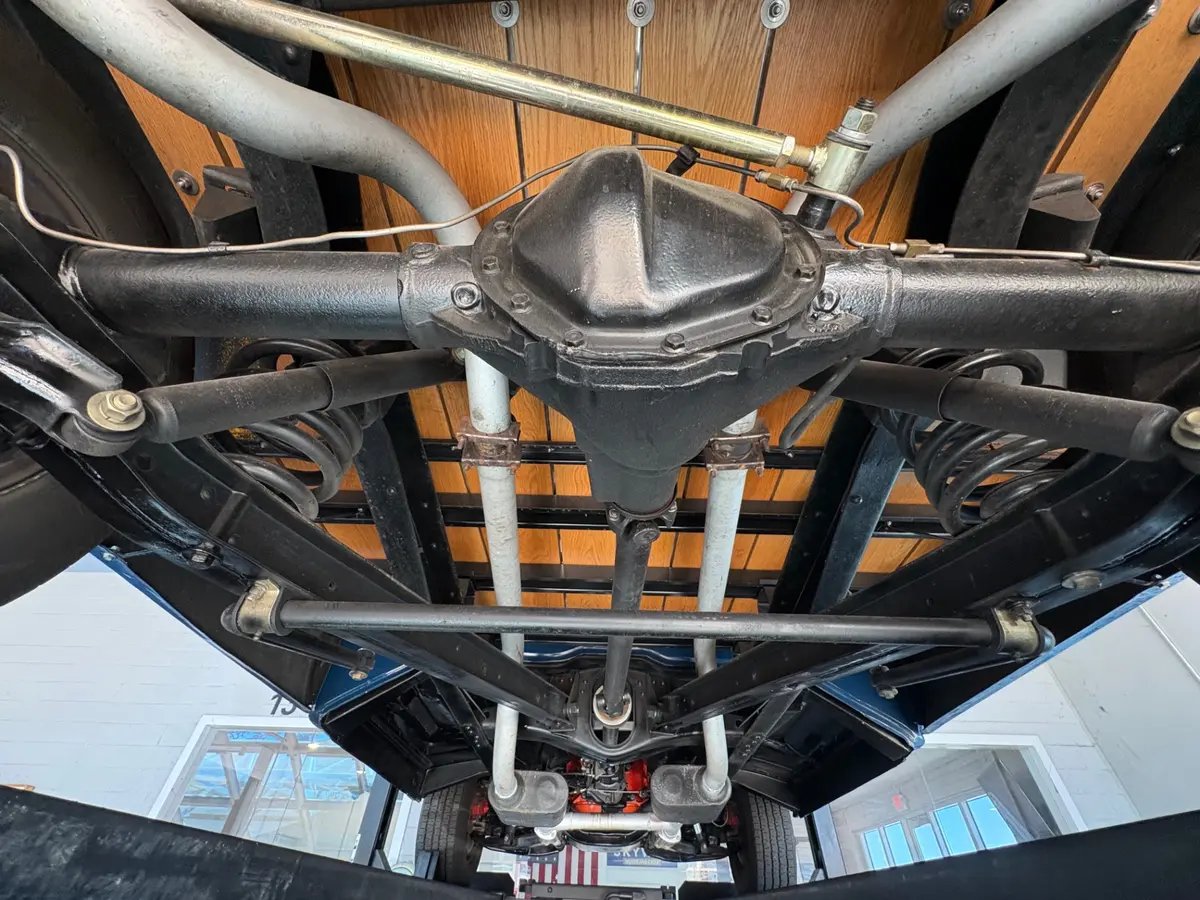 Vehicle photo 41